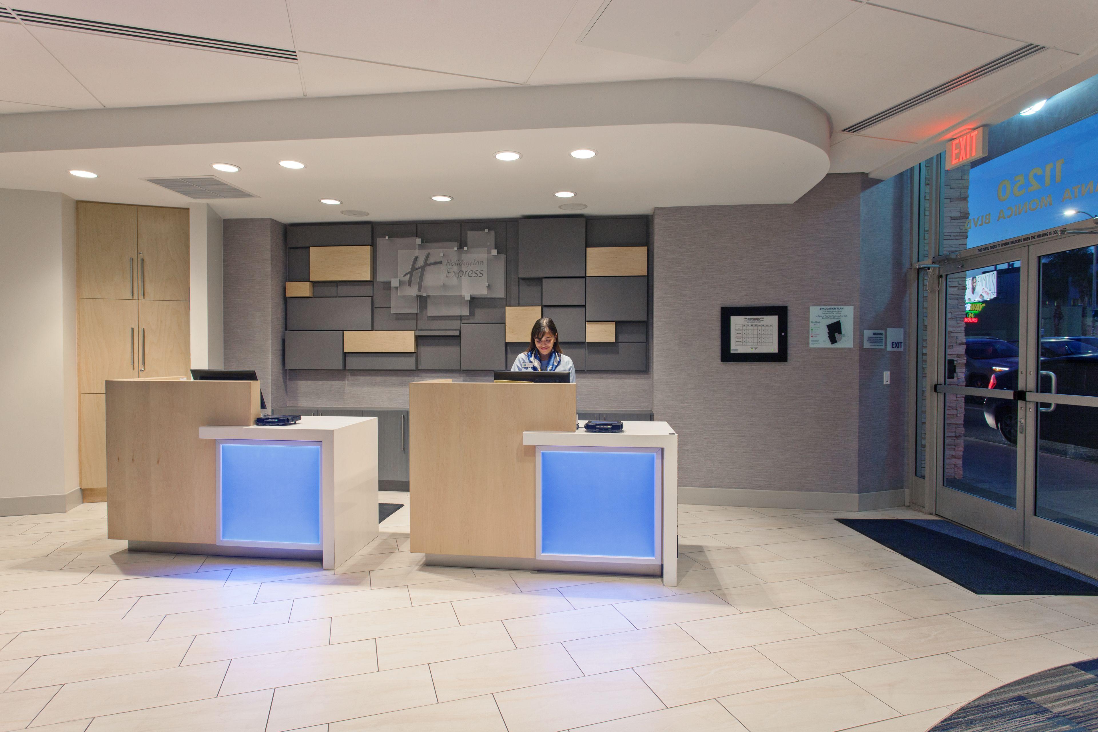 Holiday Inn Express West Los Angeles By Ihg — Photos 2